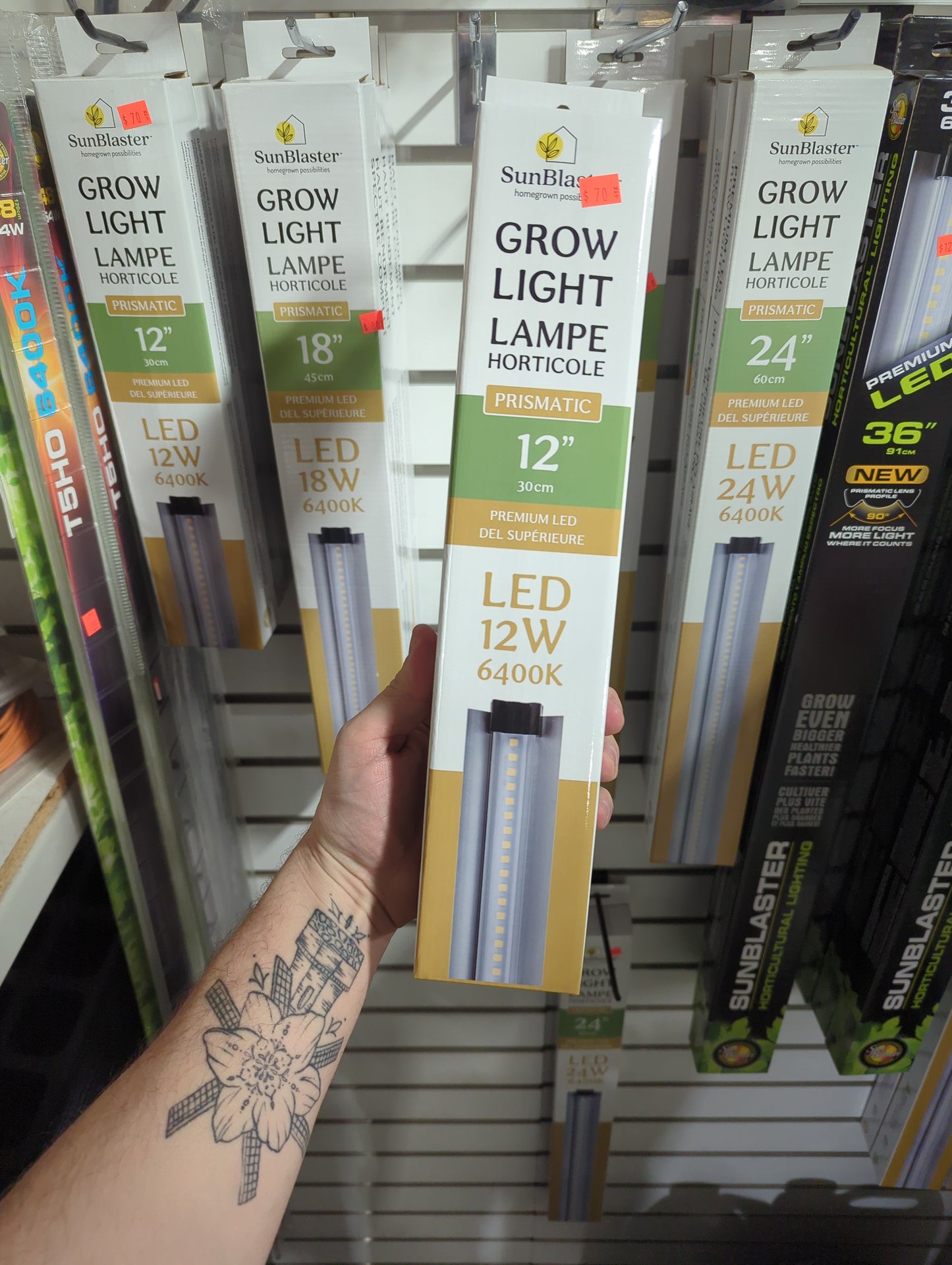 12" SBH PRISMATIC LENS LED 12W HO STRIPLIGHT 6400K