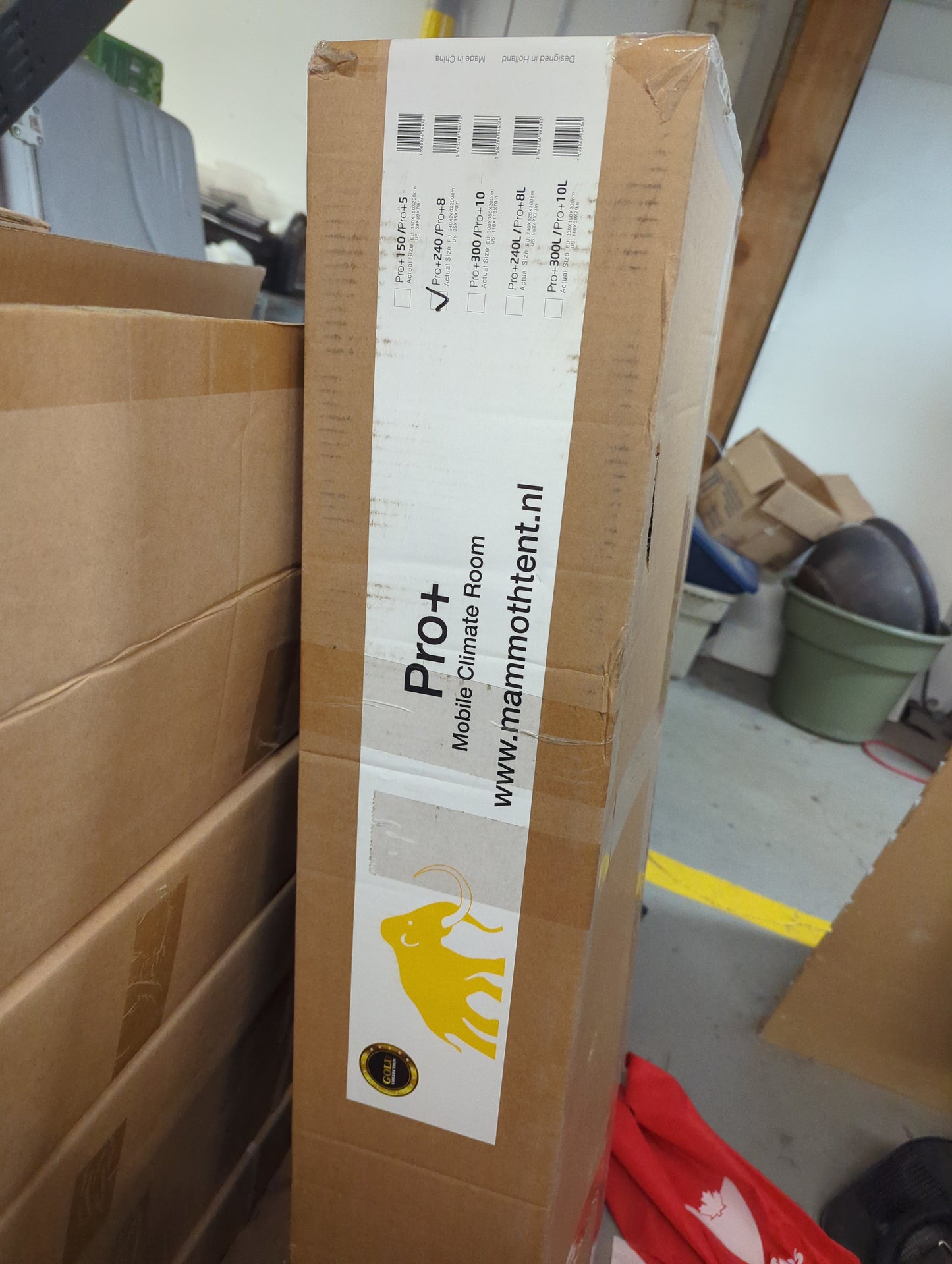 MAMMOTH PRO+ 240 7.9' X 7.9' X 6.6'